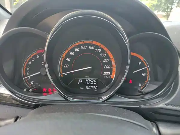 Toyota Yaris L 2023