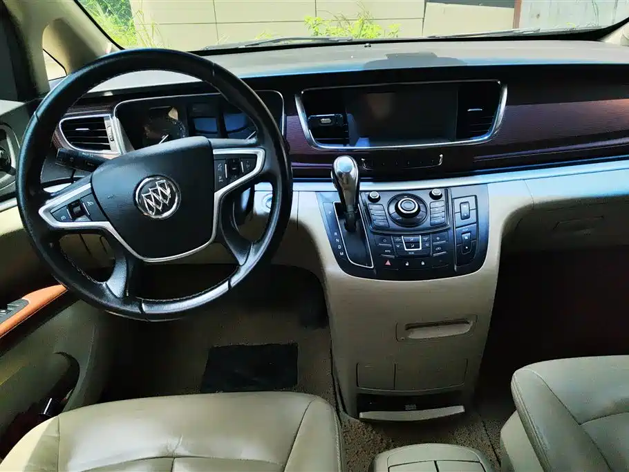 Buick GL8 2016 — фото 12