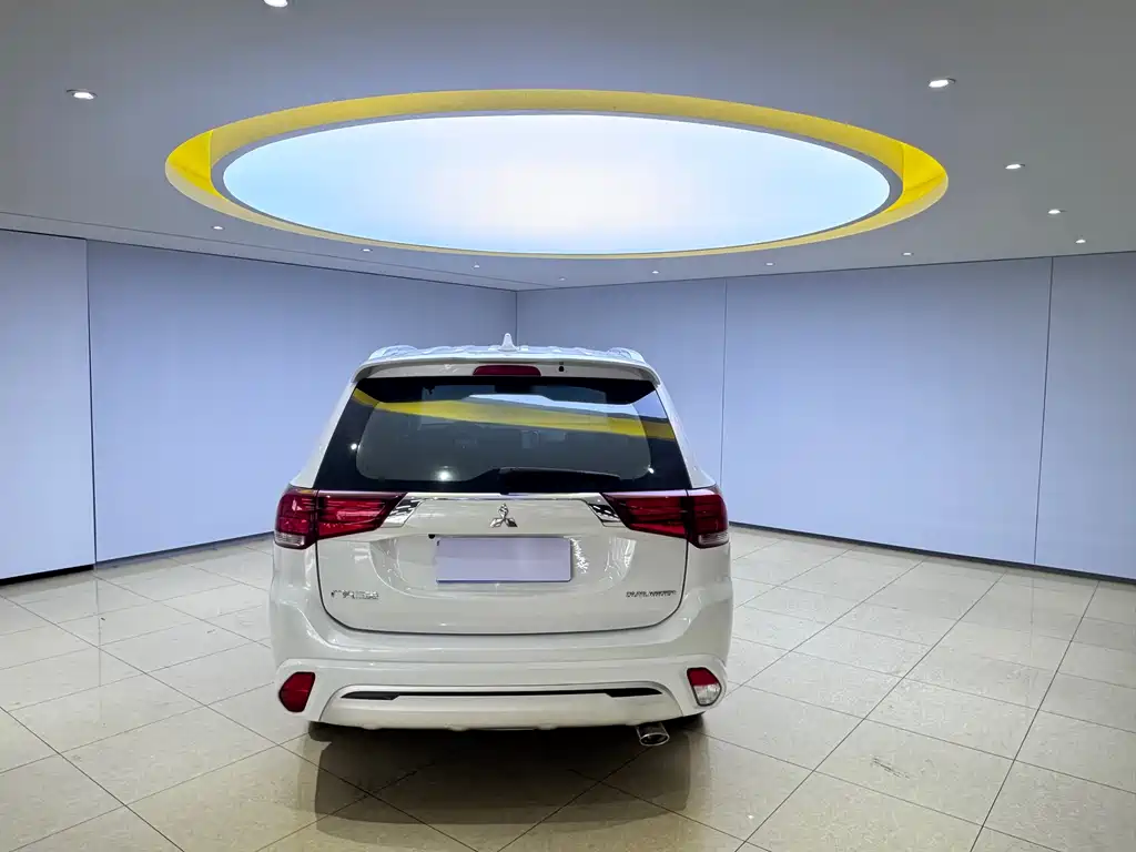 Mitsubishi Outlander 2021