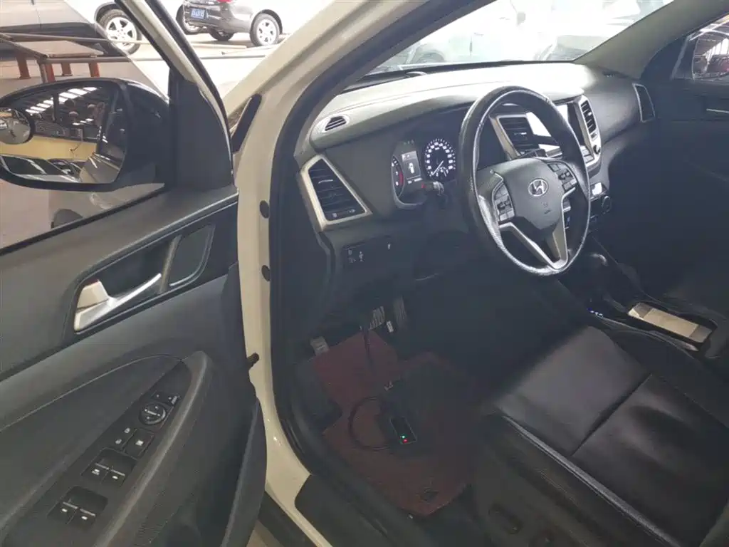 Hyundai Tucson 2017 — фото 16