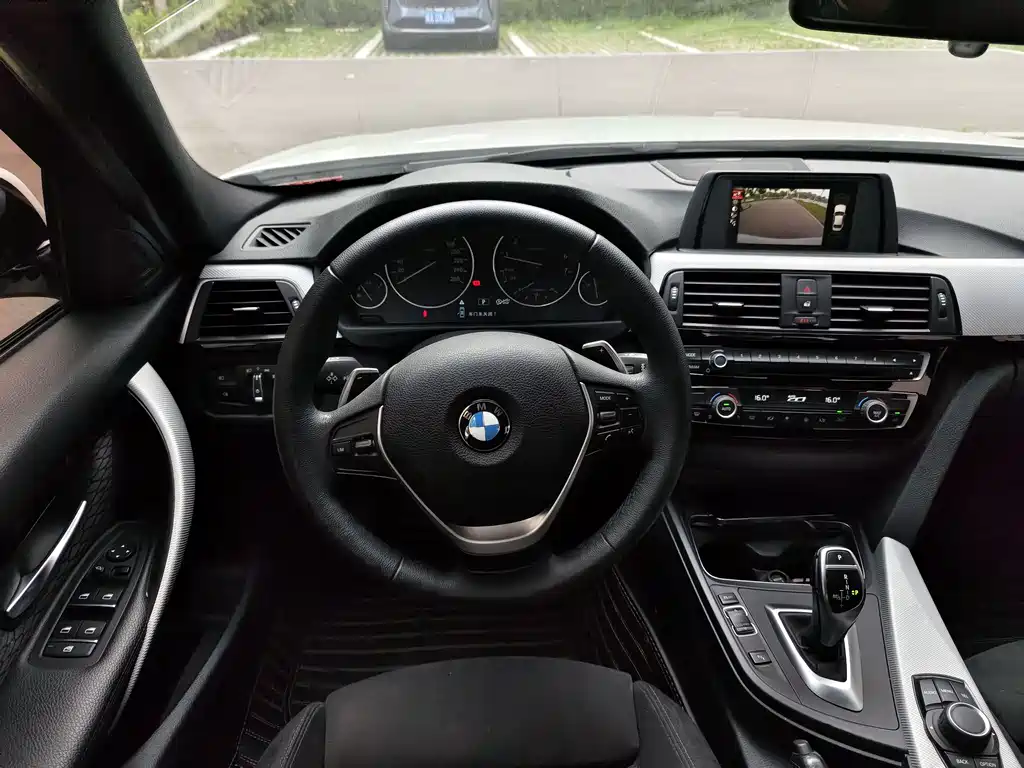 BMW 3 Series 2017 — фото 7