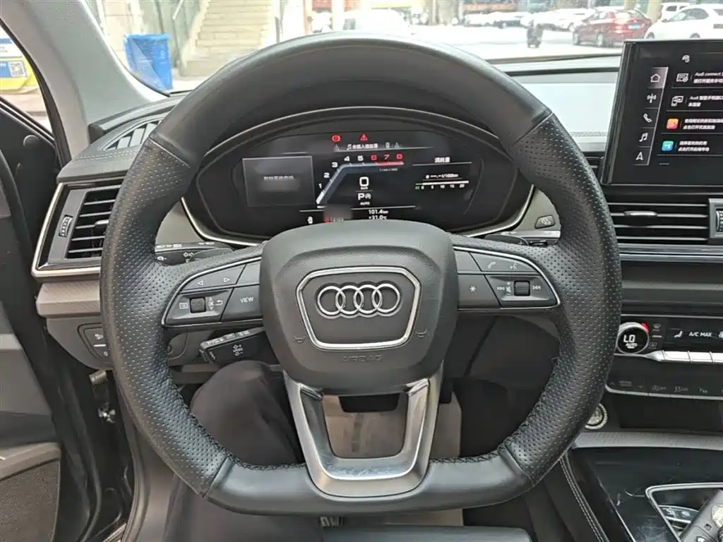 Audi Q5L 2023 — фото 11
