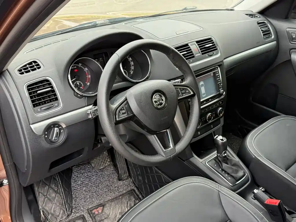 Skoda Yeti 2016 — фото 10