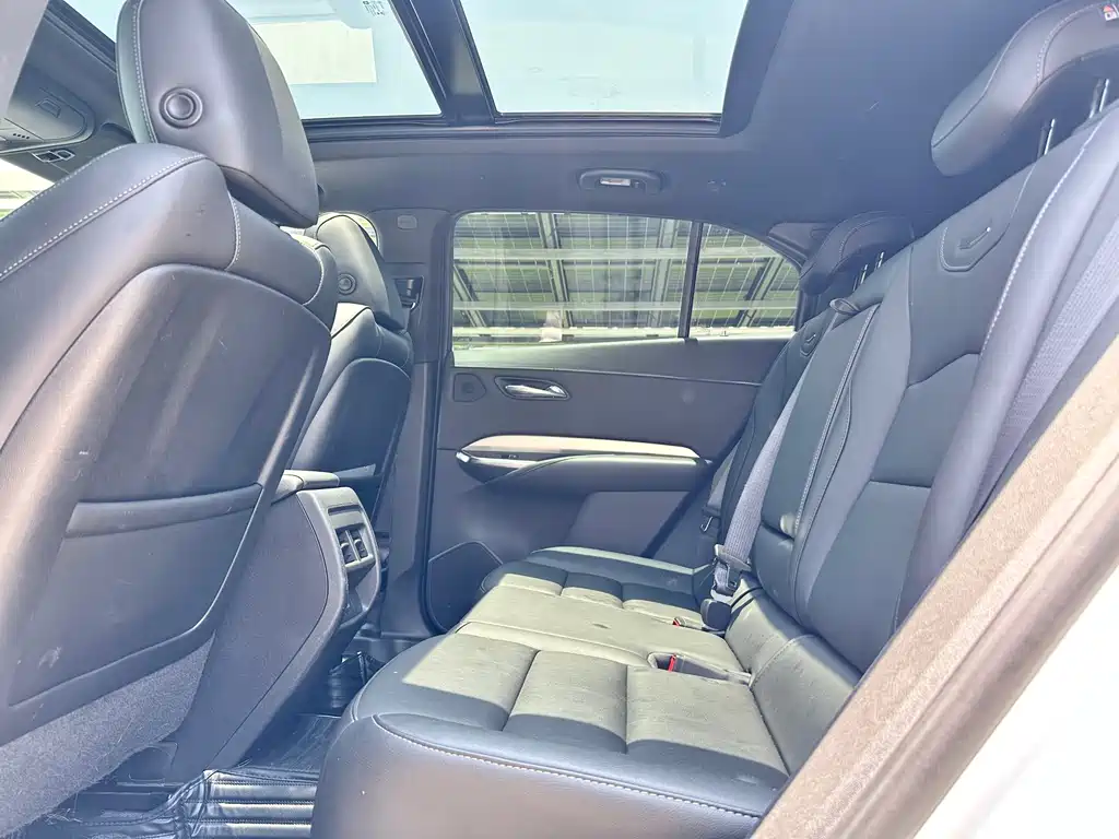Cadillac XT4 2021 — фото 12
