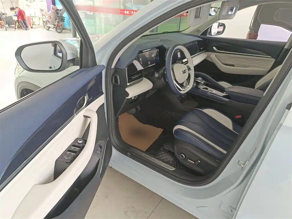 Geely Xingyue L 2023 — фото 12