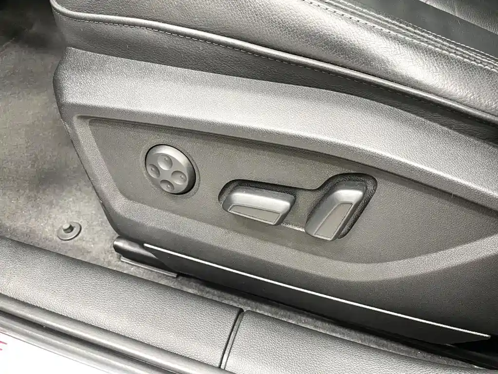Audi Q2L 2023 — фото 12