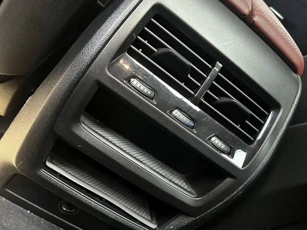 BMW X6 2024 — фото 12