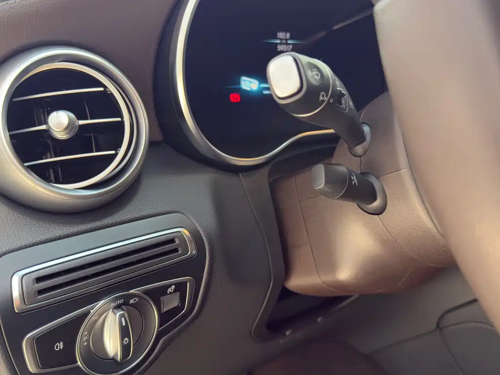 Mercedes-Benz GLC 2022 — фото 18