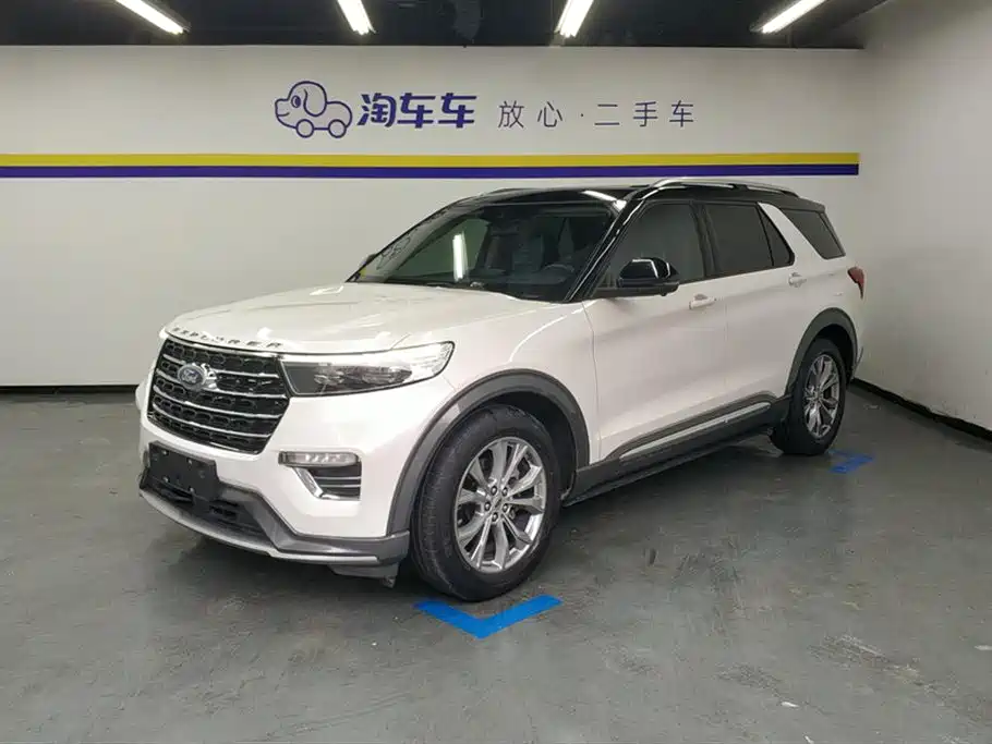 Ford Explorer 2021 — фото 1