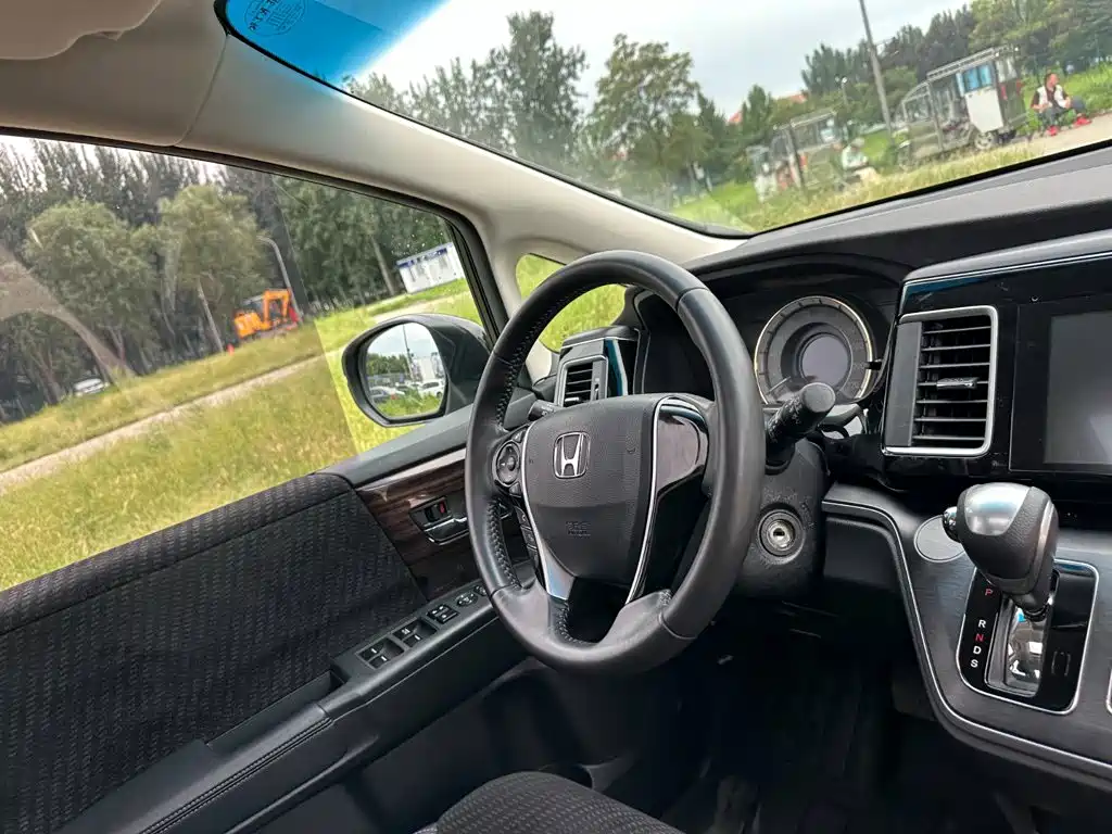Honda Elysion 2018 — фото 17