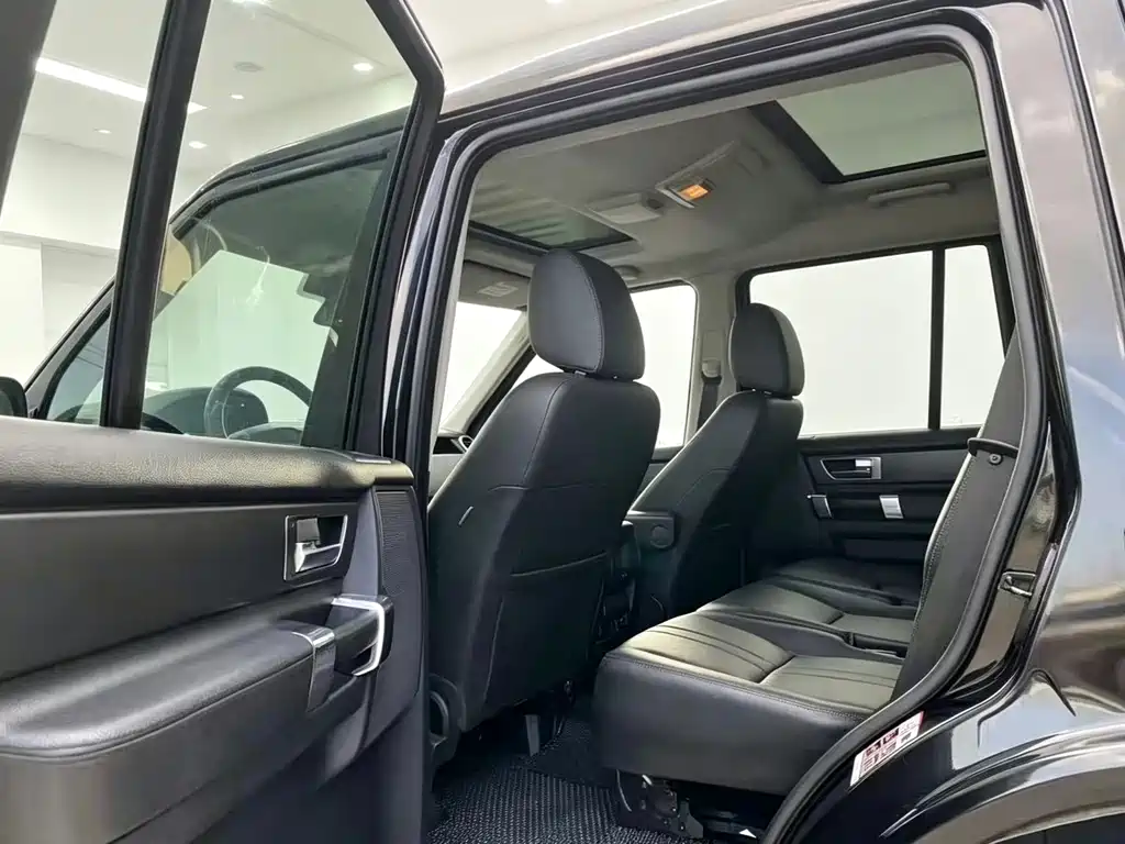 Land Rover Discovery 2015 — фото 7