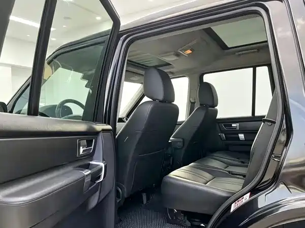 Land Rover Discovery 2015