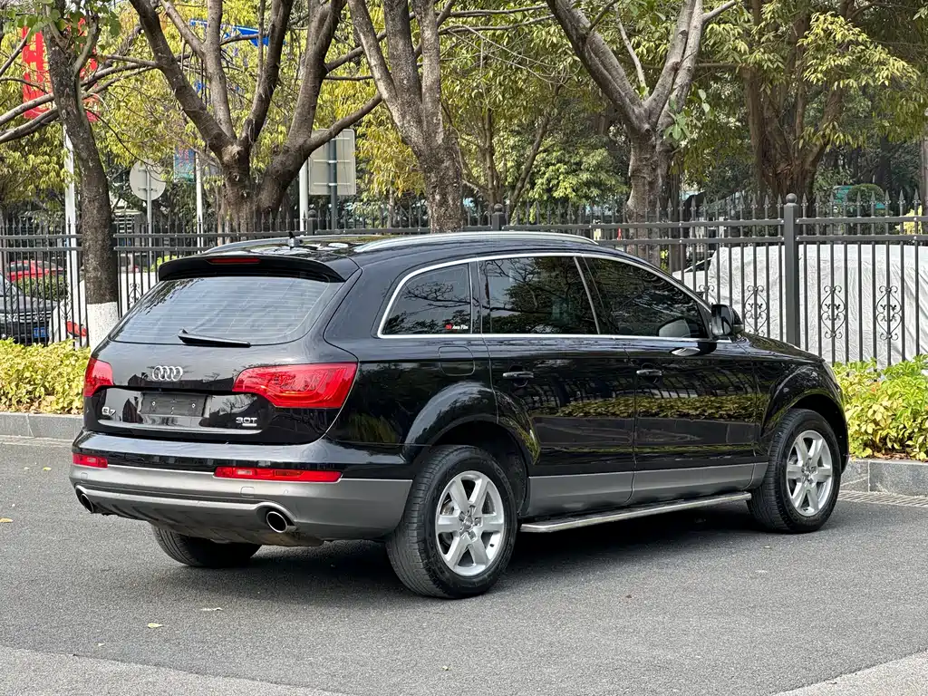 Audi Q7 2011 — фото 16