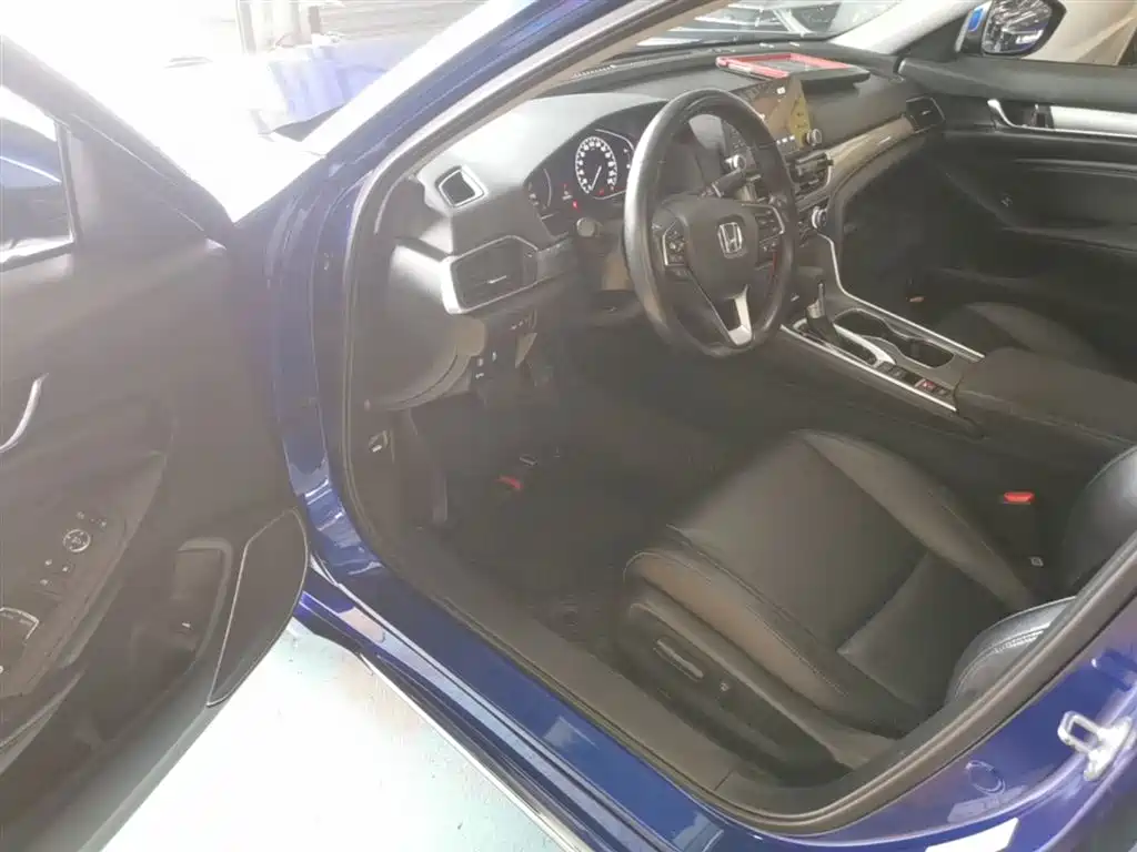 Honda Accord 2020 — фото 16