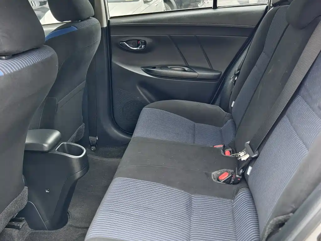 Toyota Yaris L 2019 — фото 8