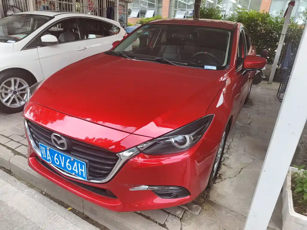 Mazda 3 Axela 2018 — фото 1