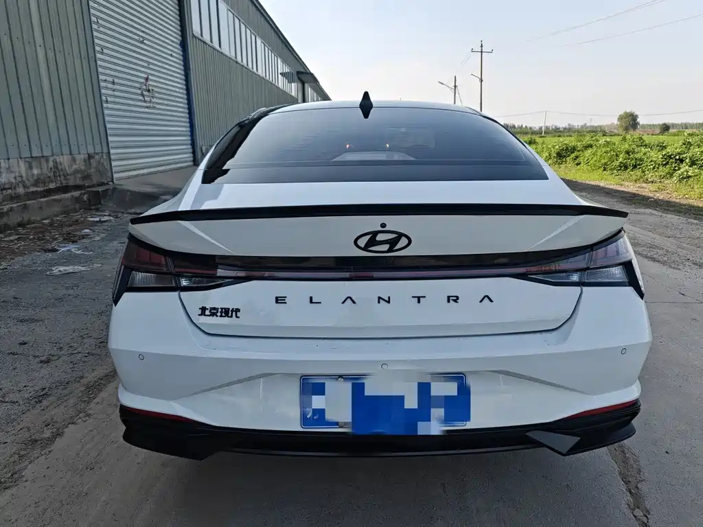 Hyundai Elantra 2022