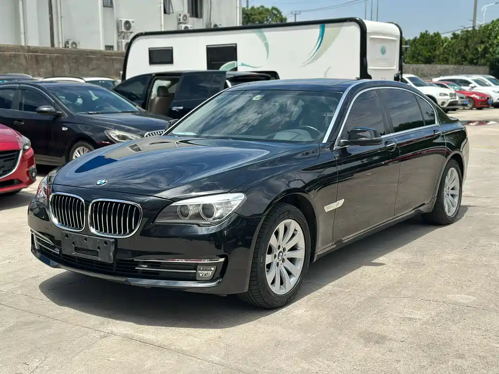 BMW 7 Series 2014 — фото 1