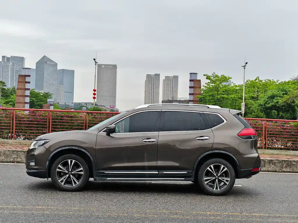 Nissan X-Trail 2018 — фото 3