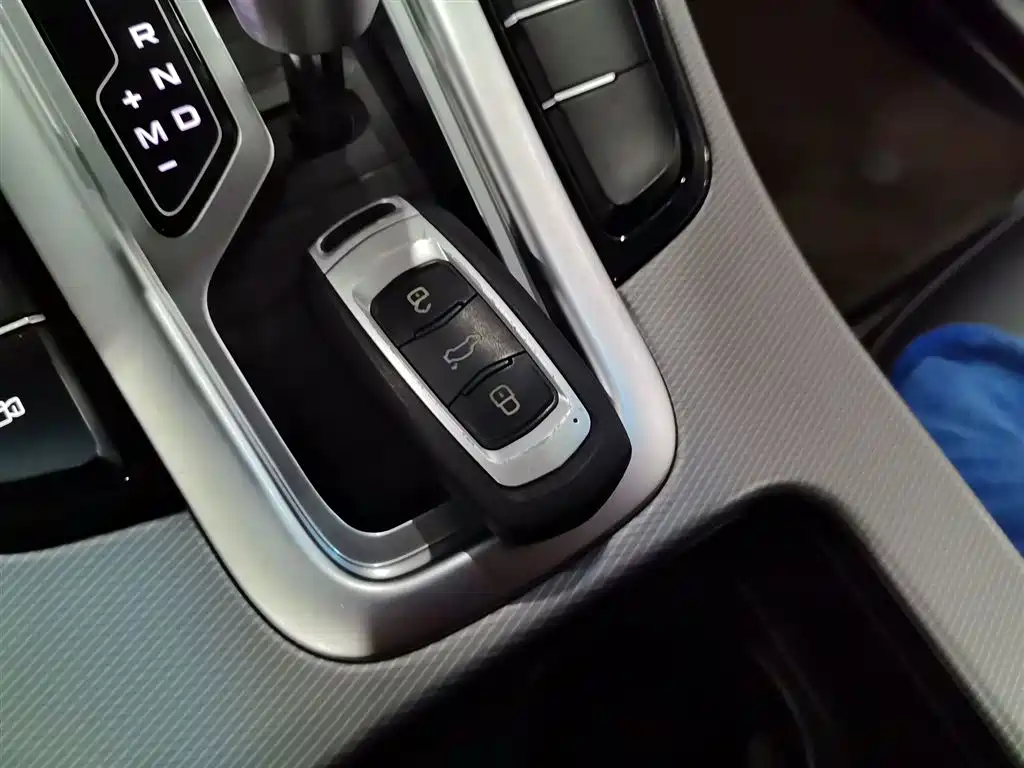 Geely Emgrand GS 2019 — фото 9