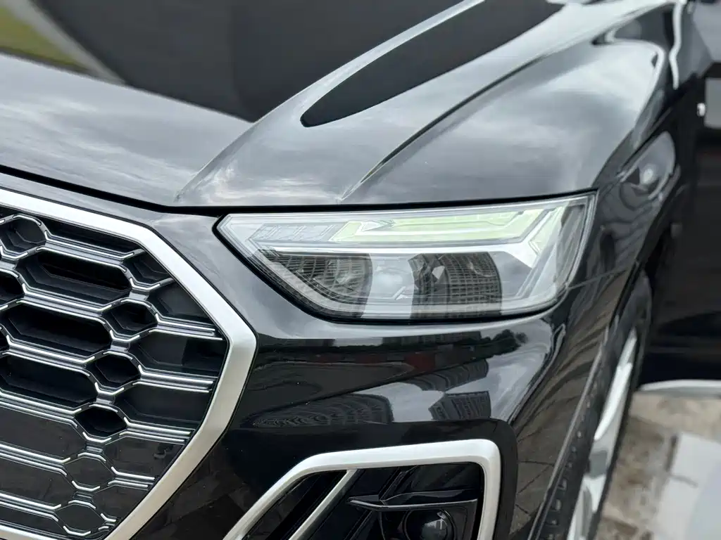 Audi Q5L 2023 — фото 36