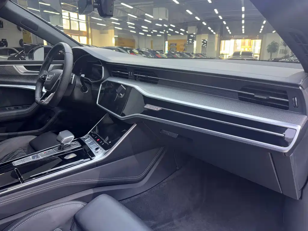 Audi A7 2023 — фото 13