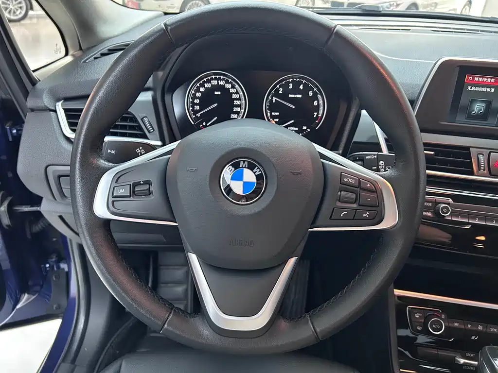 BMW 2 Series Active Tourer 2018 — фото 16
