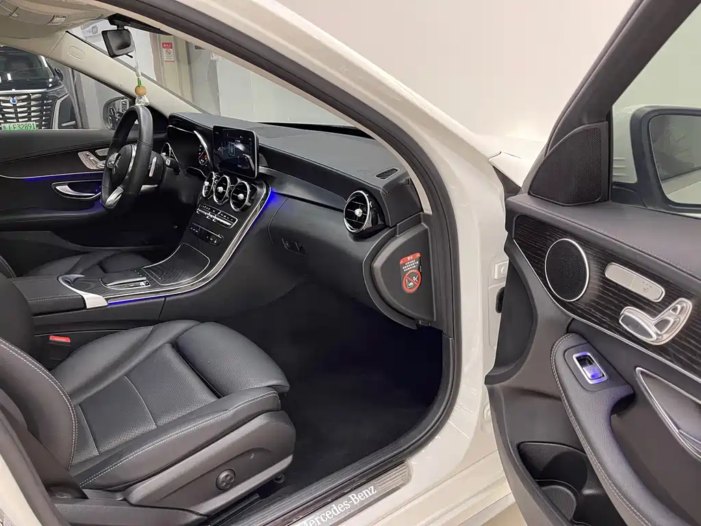Mercedes-Benz C-Class 2021 — фото 13