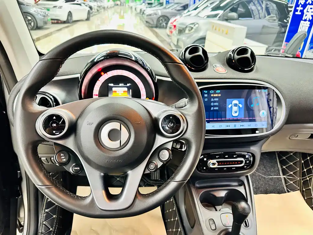 smart Fortwo 2018 — фото 41