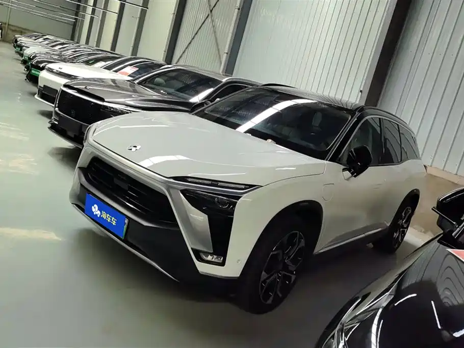 NIO ES8 2021