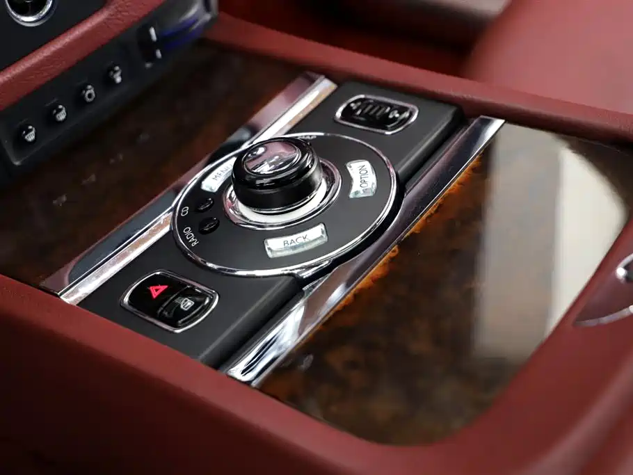 Rolls-Royce Ghost 2011 — фото 11