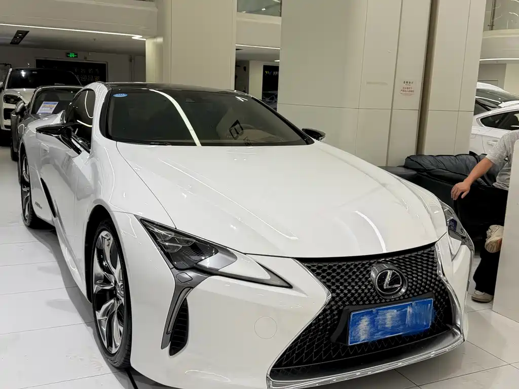 Lexus LC 2018 — фото 3