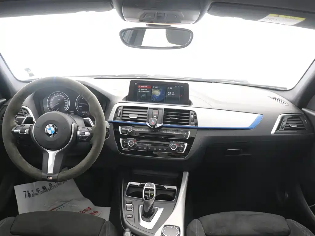 BMW 1 Series 2018 — фото 12