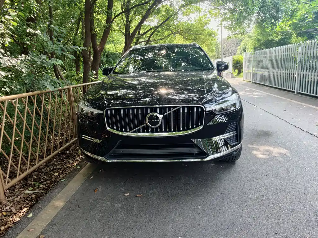 Volvo XC60 2025 — фото 2