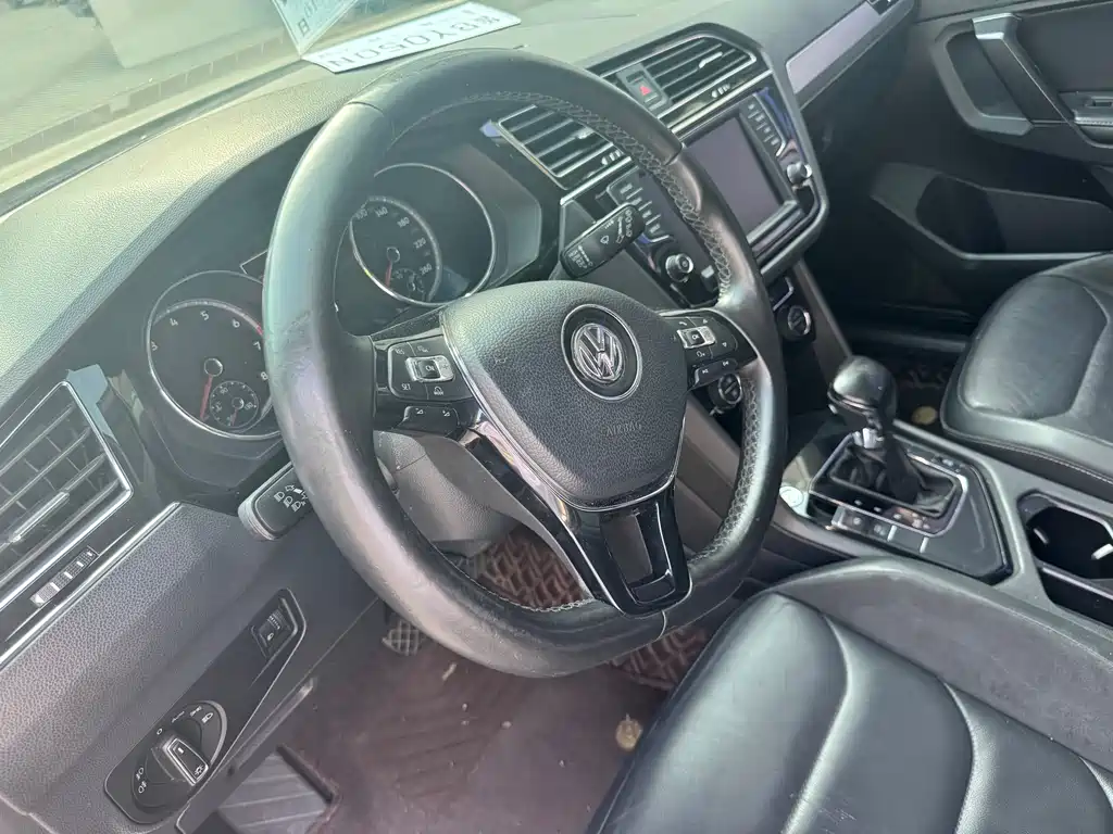 Volkswagen Tiguan L 2017 — фото 14