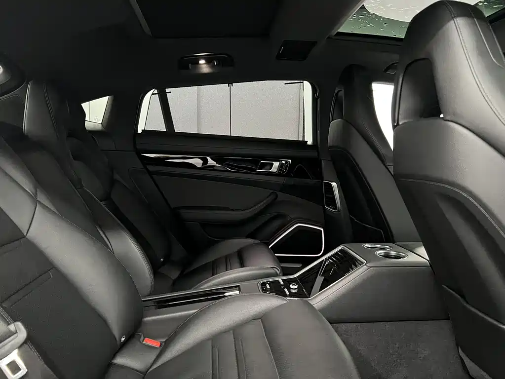Porsche Panamera 2018 — фото 17