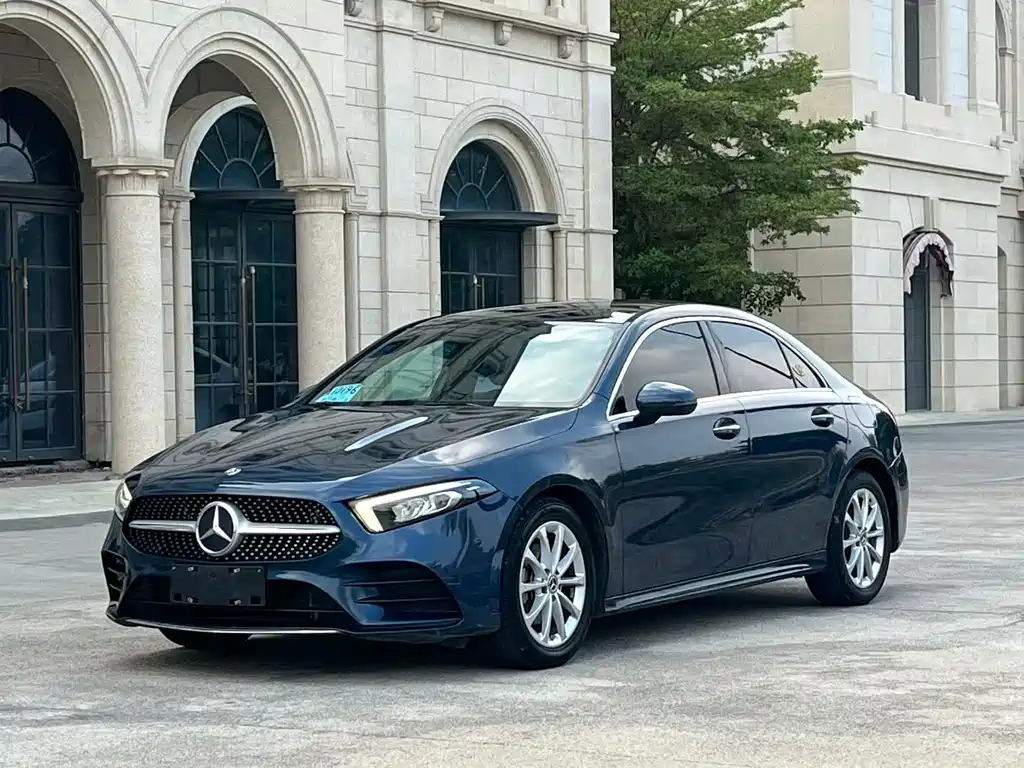 Mercedes-Benz A-Class 2019 — фото 3