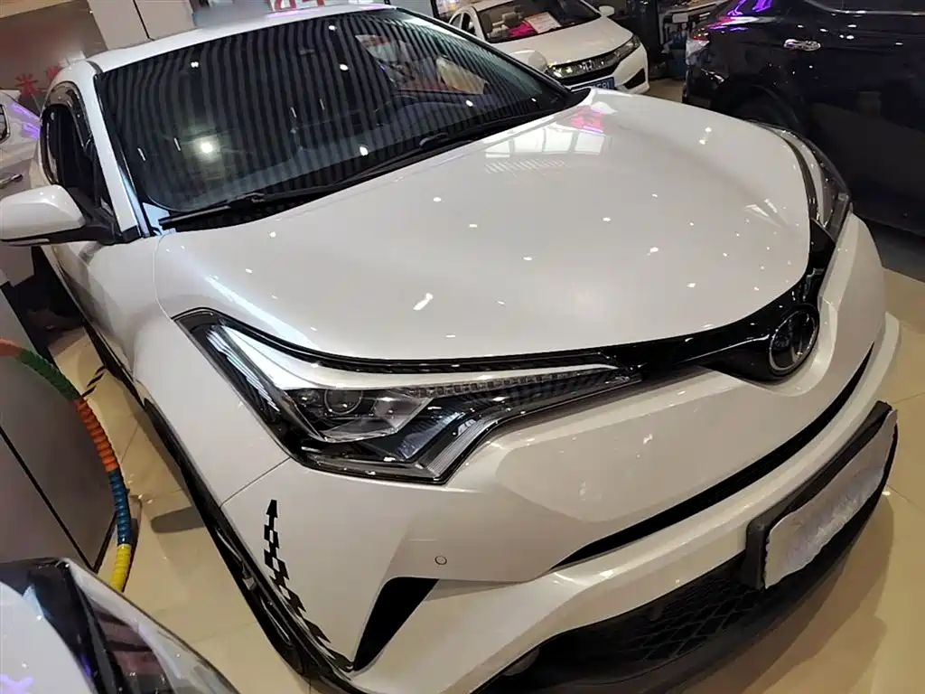 Toyota C-HR 2019 — фото 4