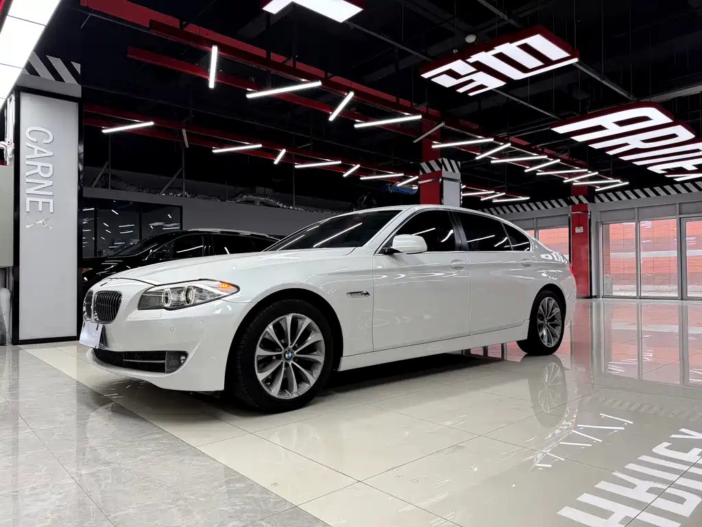BMW 5 Series 2013 — фото 1