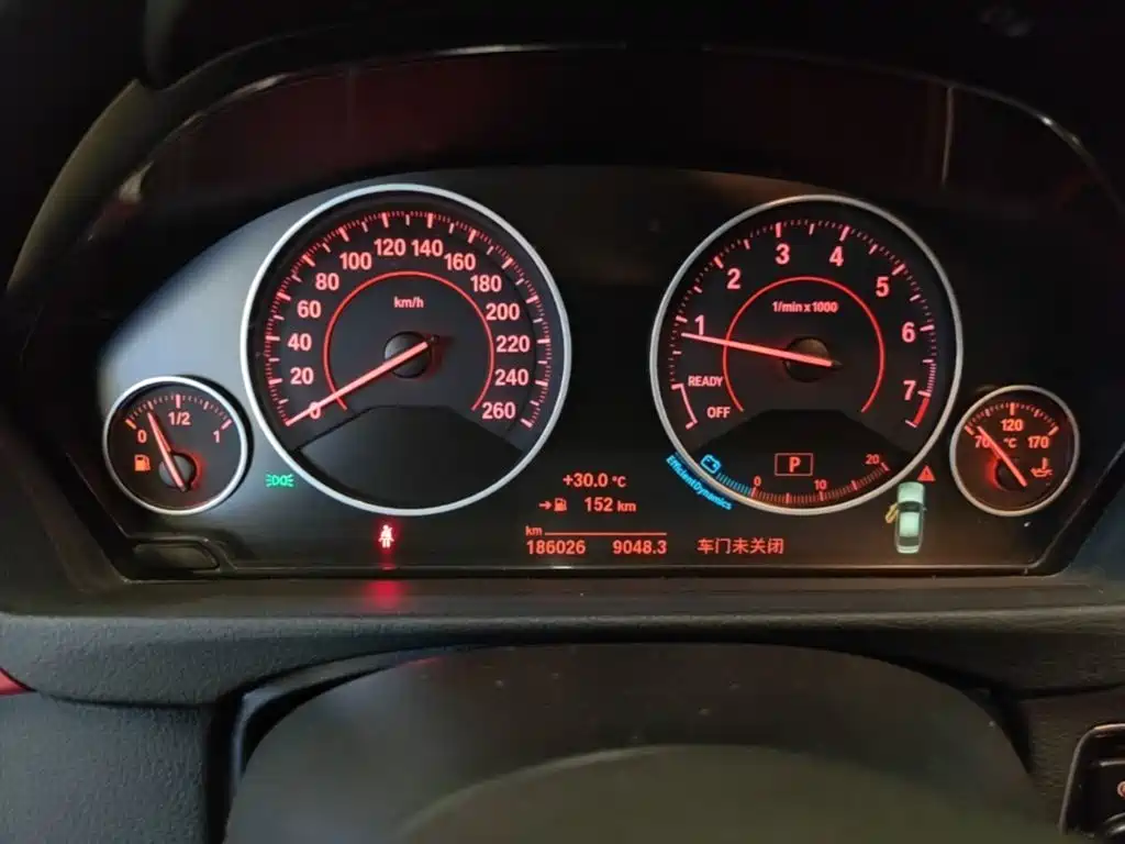 BMW 3 Series 2015 — фото 12