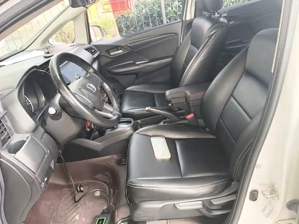 Honda Fit 2017 — фото 15