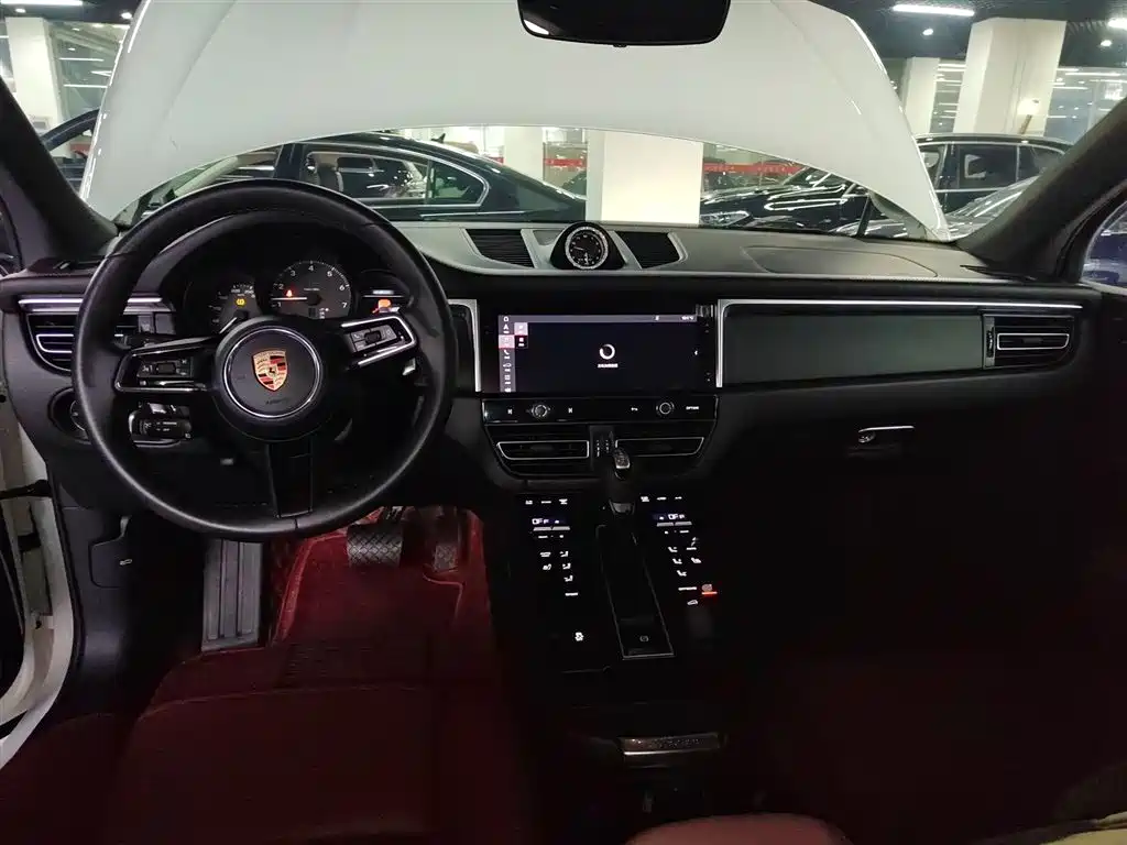 Porsche Macan 2023 — фото 10