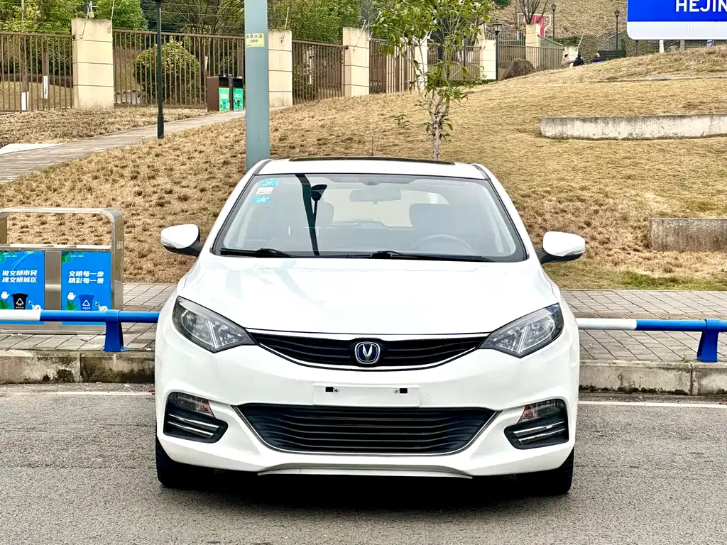 Changan Eado XT 2015 — фото 3