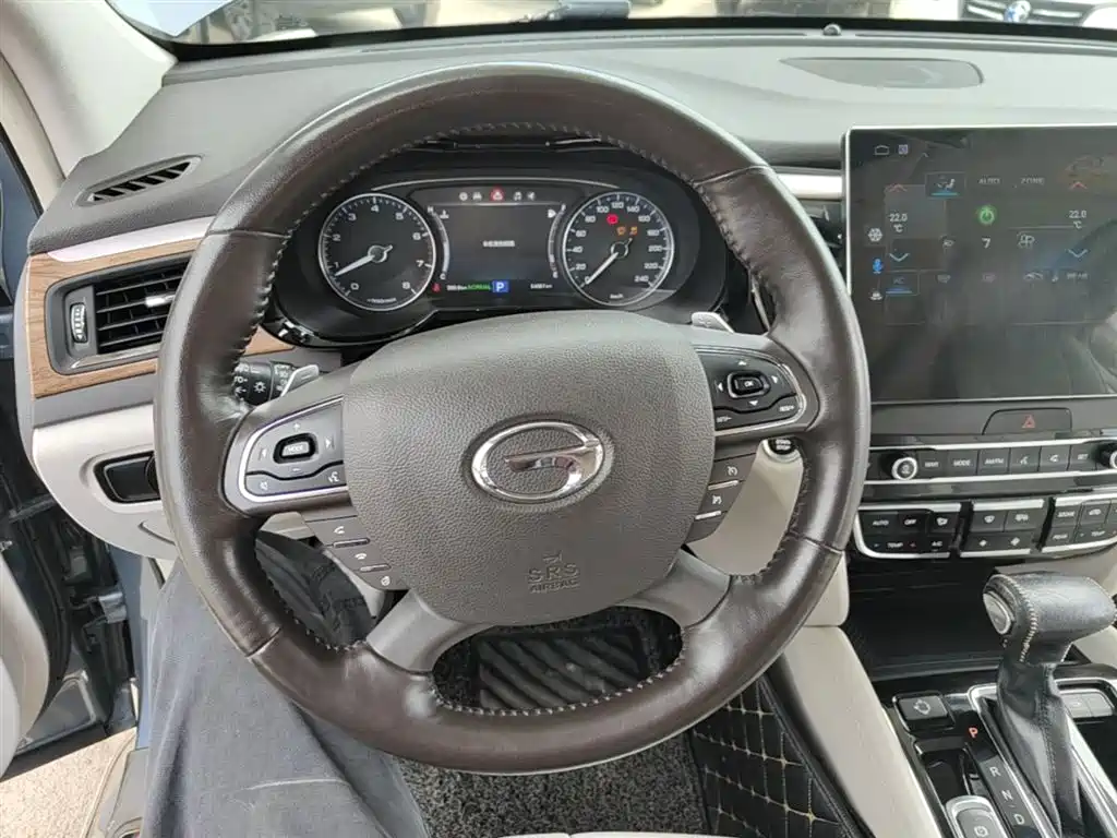 GAC Motor Trumpchi GS8 2016 — фото 11