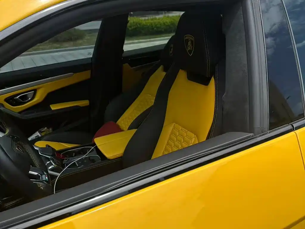 Lamborghini Urus 2019 — фото 14