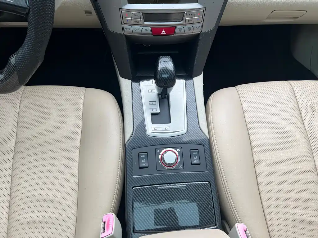 Subaru Outback 2010 — фото 14