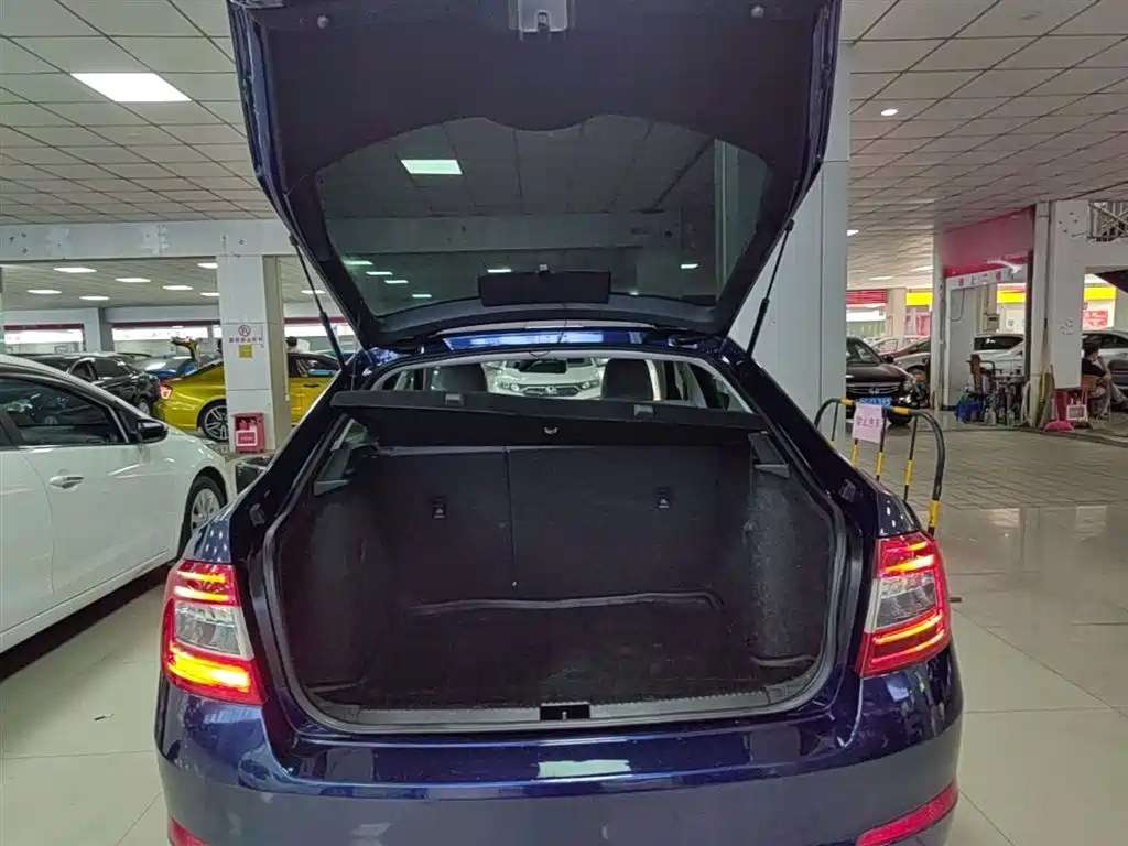 Skoda Octavia 2014 — фото 19