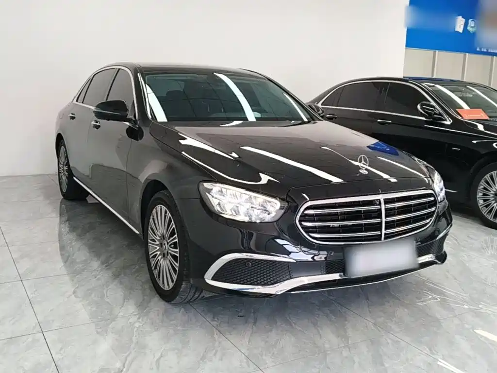 Mercedes-Benz E-Class 2022 — фото 4