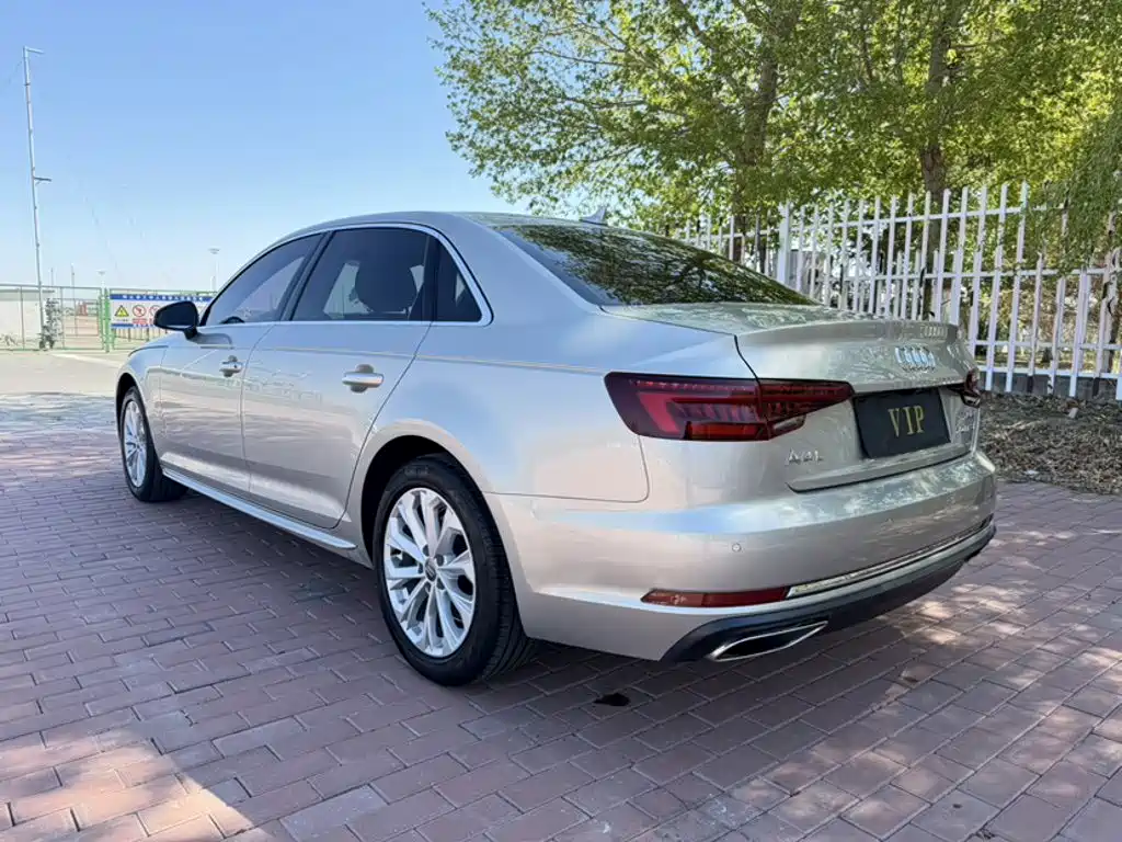 Audi A4L 2019