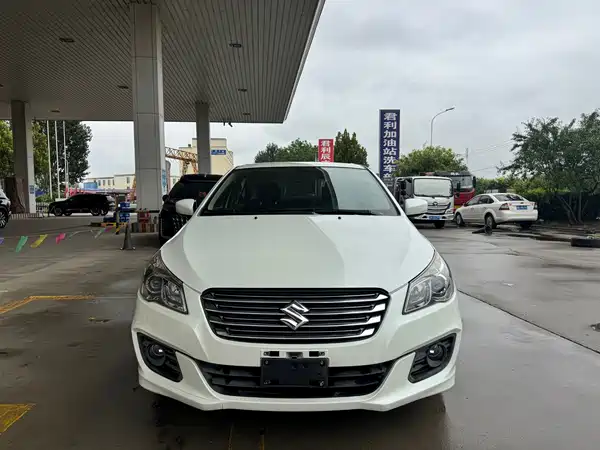Suzuki Qiyue 2015